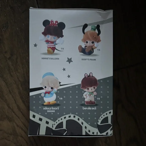 Dimoo World Vinyl Plush Keychain - Picture 3 of 4